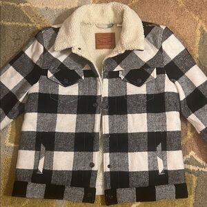 Levi’s sherpa lined jacket in black white check